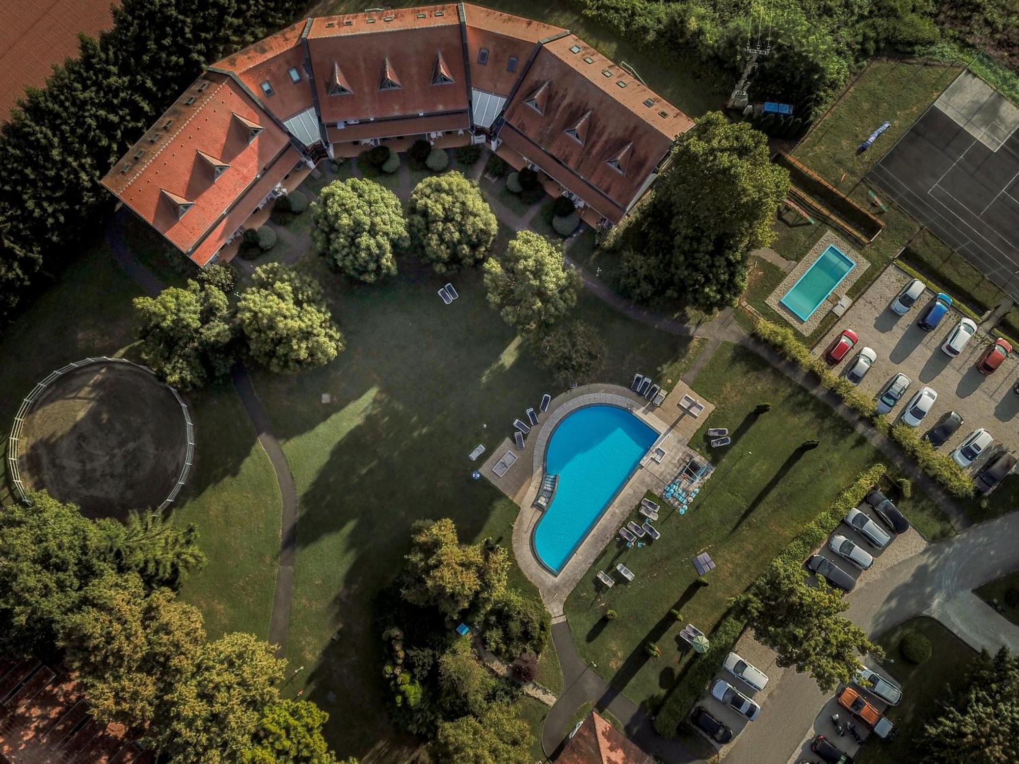 Abbazia Country Club Hotel Nemesnep Exterior photo